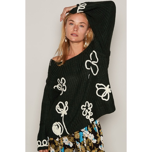POL Chunky Knit Flower Doodle Oversized Sweater in Dark Green - Picture 1 of 7